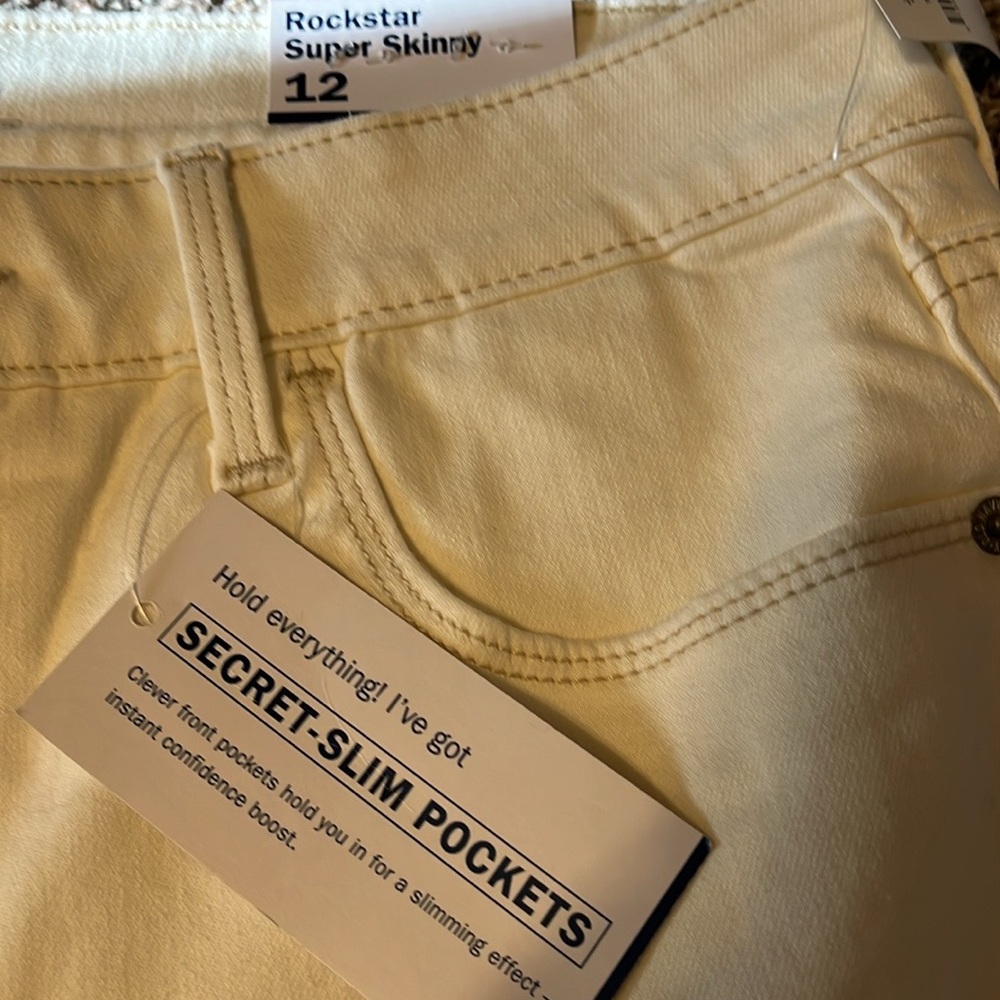 NWT - Rockstar Super Skinny